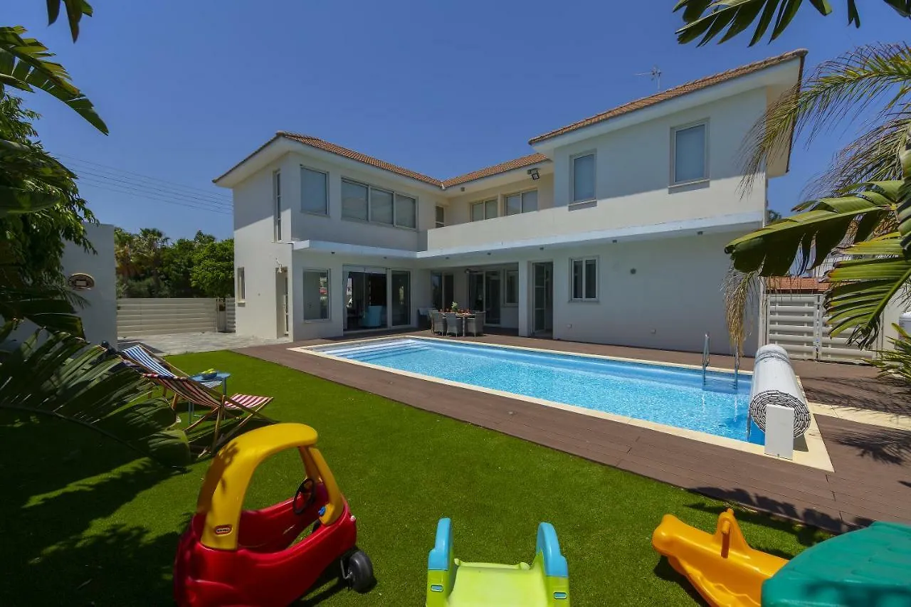 Larnaca Villa Marisol Kiti 0*,